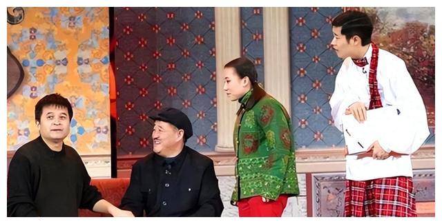 赵本山的徒弟小鹏飞租了3艘豪华游艇向王金龙的前妻丫蛋求婚(图1)