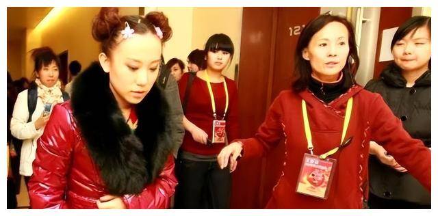 赵本山的徒弟小鹏飞租了3艘豪华游艇向王金龙的前妻丫蛋求婚(图6)