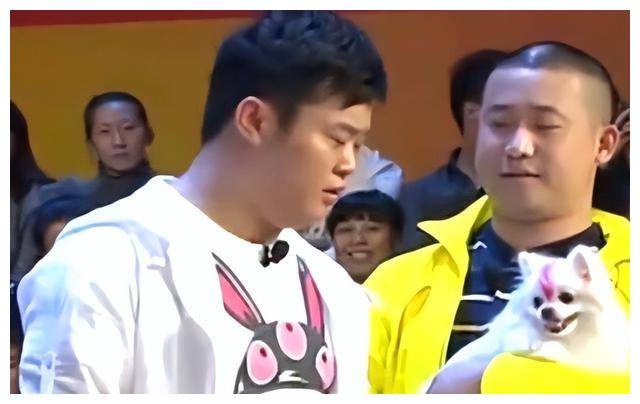赵本山的徒弟小鹏飞租了3艘豪华游艇向王金龙的前妻丫蛋求婚(图12)