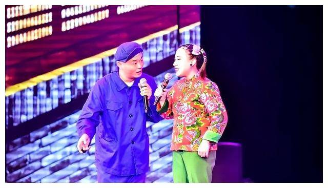 赵本山的徒弟小鹏飞租了3艘豪华游艇向王金龙的前妻丫蛋求婚(图13)